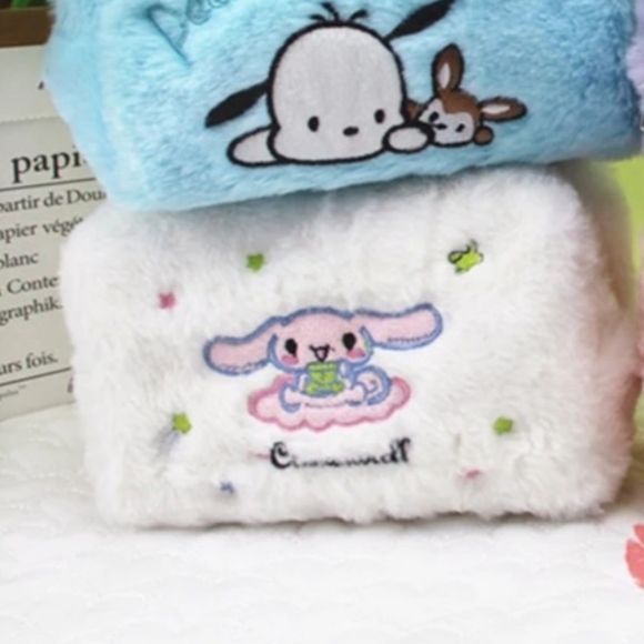 Sanrio Cinnamoroll Plush White Embroidered Makeup Bag - Picture 5 of 17